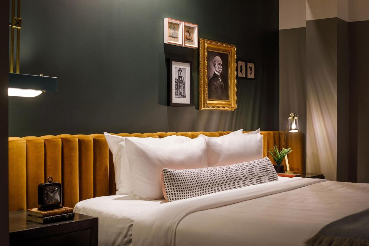 Cyrus Hotel, Topeka, A Tribute Portfolio Hotel ภายนอก รูปภาพ