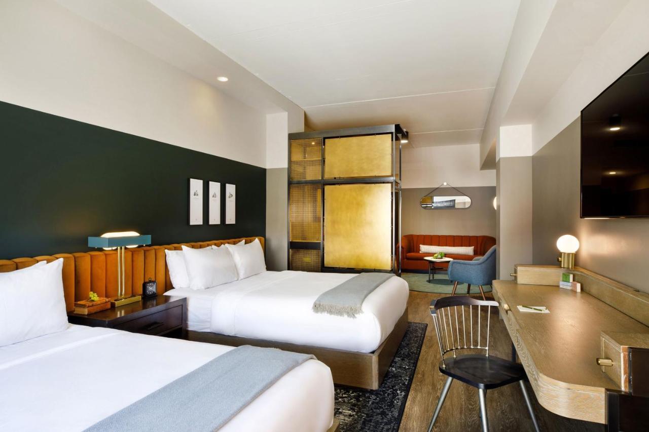 Cyrus Hotel, Topeka, A Tribute Portfolio Hotel ภายนอก รูปภาพ