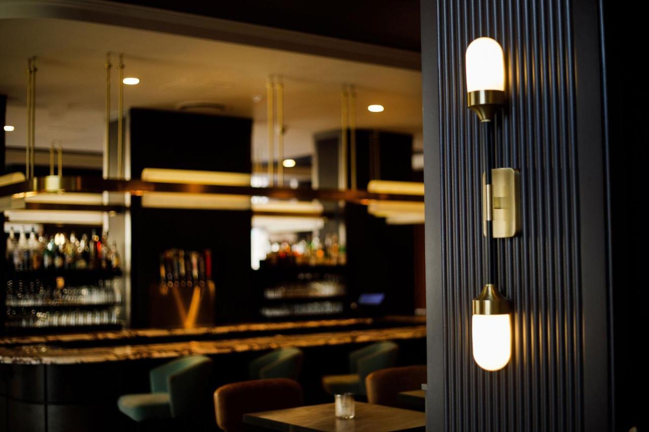 Cyrus Hotel, Topeka, A Tribute Portfolio Hotel ภายนอก รูปภาพ