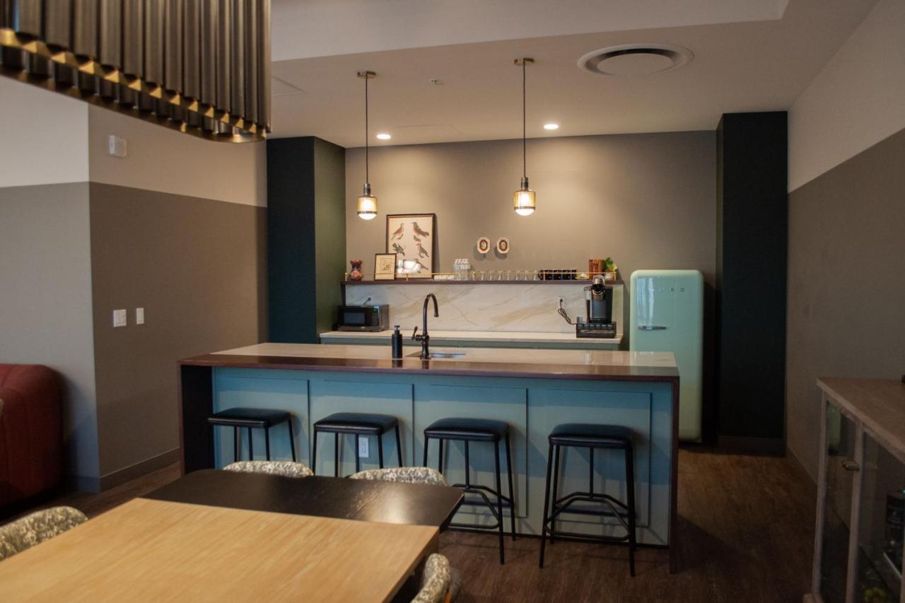 Cyrus Hotel, Topeka, A Tribute Portfolio Hotel ภายนอก รูปภาพ