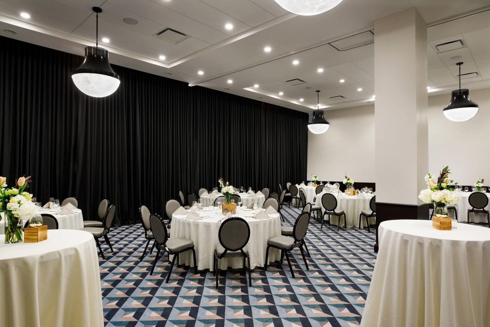 Cyrus Hotel, Topeka, A Tribute Portfolio Hotel ภายนอก รูปภาพ