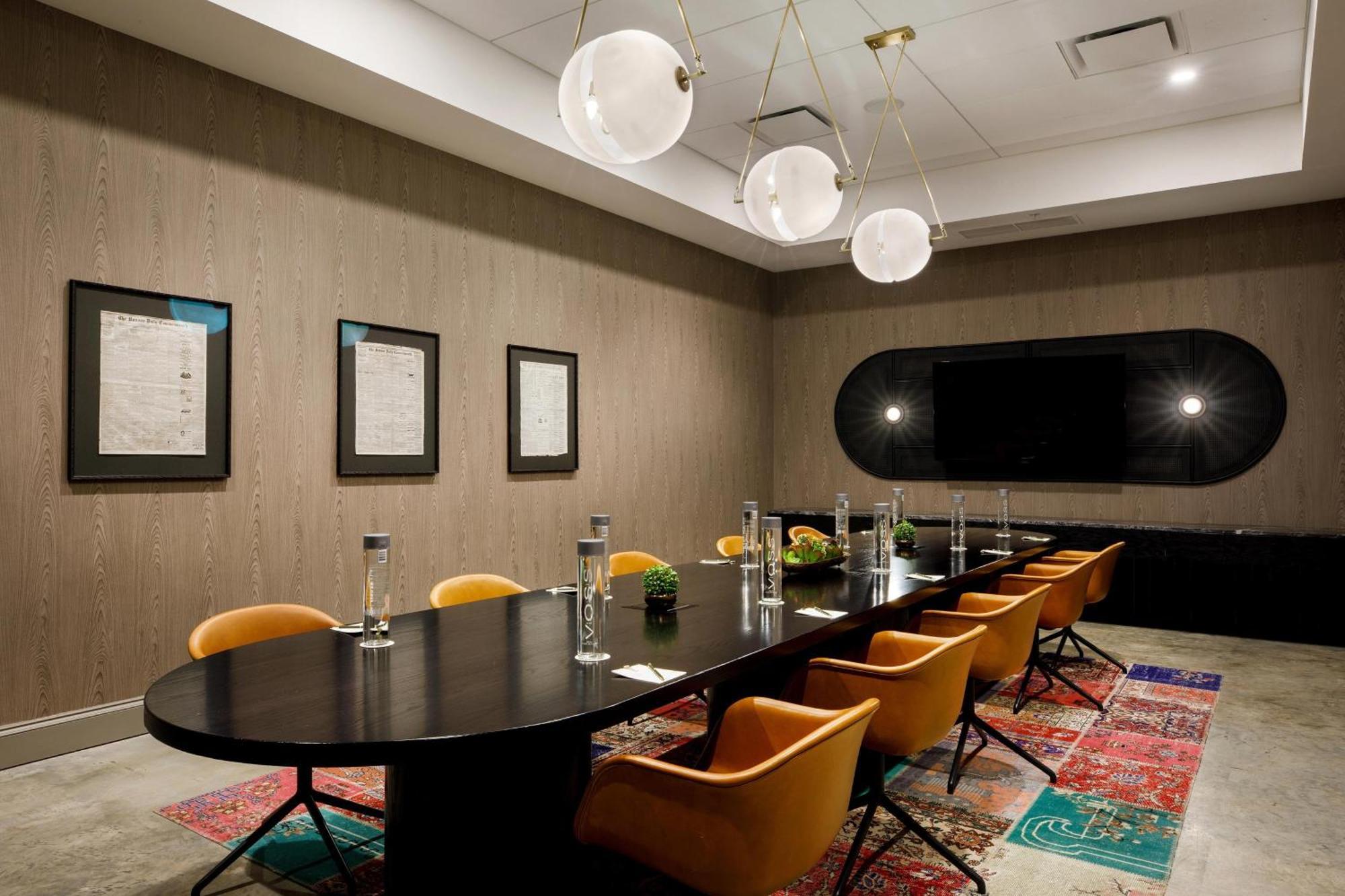 Cyrus Hotel, Topeka, A Tribute Portfolio Hotel ภายนอก รูปภาพ