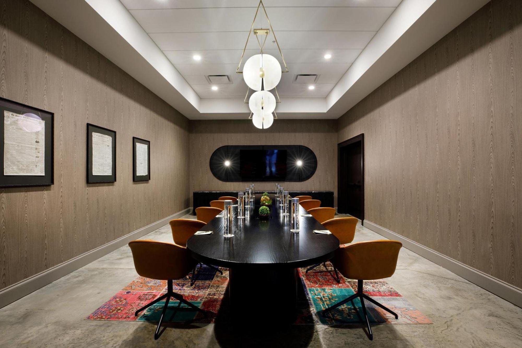 Cyrus Hotel, Topeka, A Tribute Portfolio Hotel ภายนอก รูปภาพ